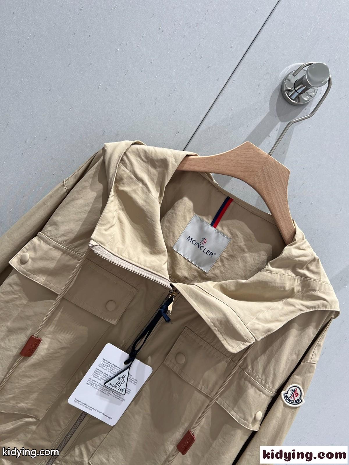 人気 カジュアル モンクレール SAUVANパーカー スーパーコピー カーキ-2