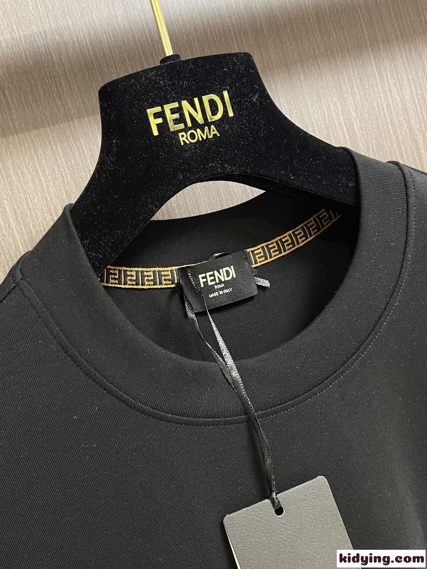 バッグ バグズ クルーネック 長袖Tシャツ フェンディ Tシャツ コピー-4