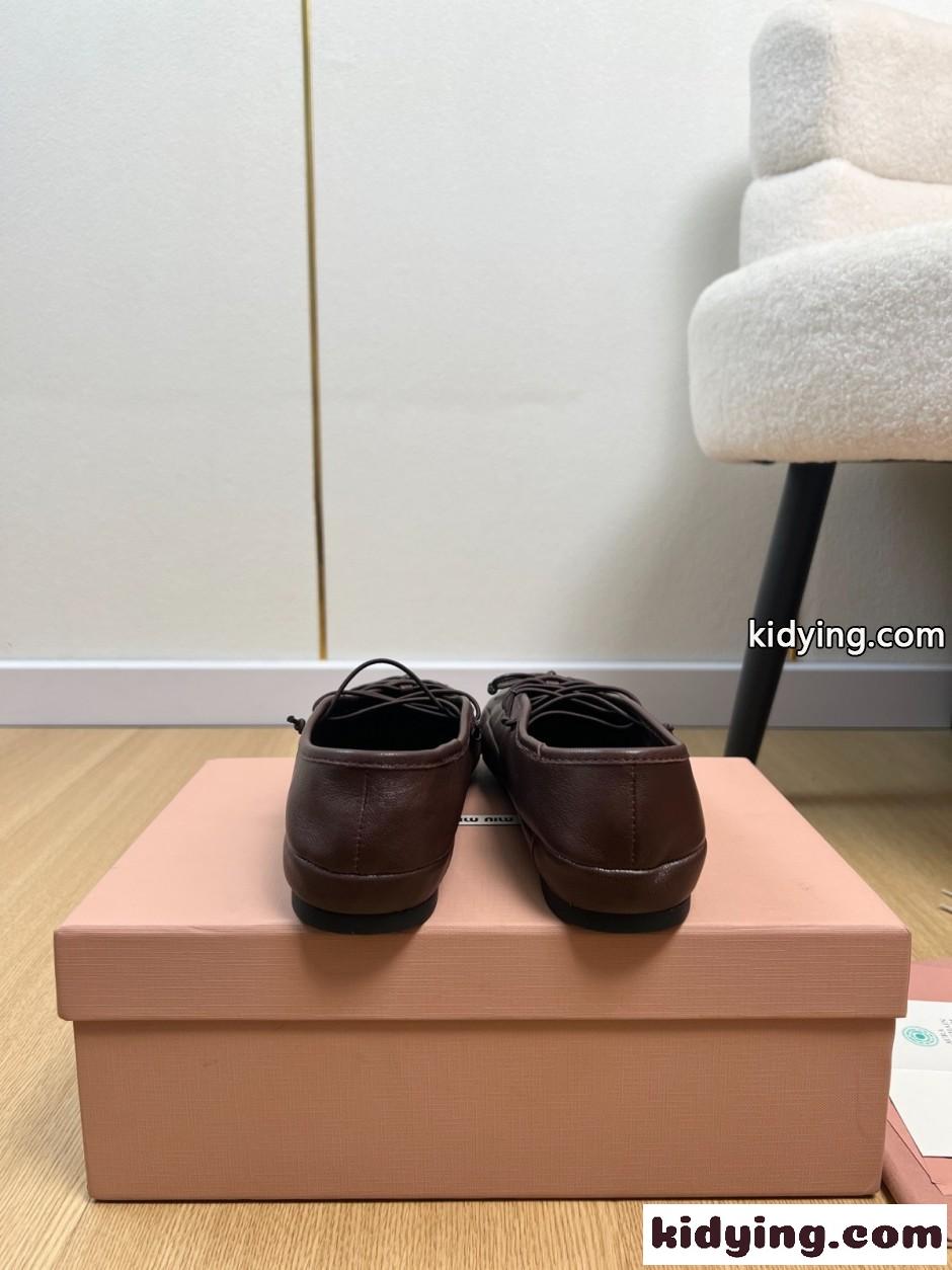上品 可愛い ナッパレザー バレリーナ ミュウミュウ シューズ コピー ダークブラウン-0