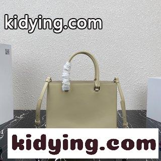 プラダバッグ 定価 新亮面牛革バケツバッグは世界を風靡し，ファッション新寵独特の魅力は全体的にシンプルです コピー-4