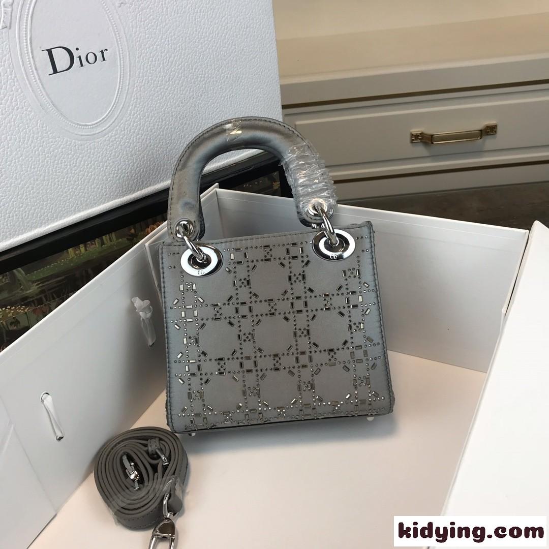 クリスチャン・ディオール バッグ コピー 大人気 LADY DIOR カナージュ サテン ミニバッグ グレー-1
