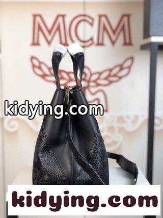 MCM バッグ 人気 伝統的なプリントは色を合わせて 片肩で斜めにかけることができる コピー-3