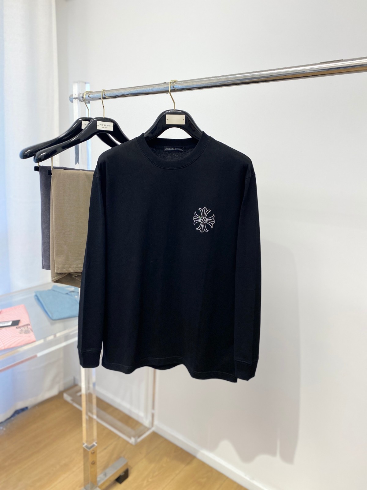 シンプル おしゃれ ラインストーンロゴ クロムハーツ Tシャツ コピー 長袖Tシャツ ブラック-0