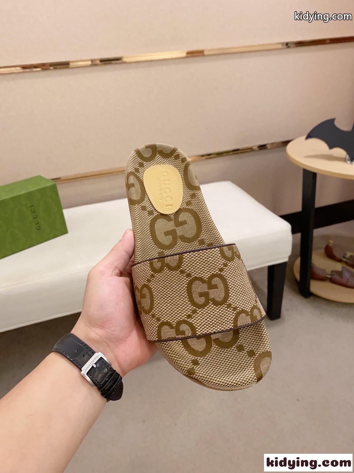 GGキャンバス メンズ スライドサンダル グッチ サンダル コピー 人気 定番-0