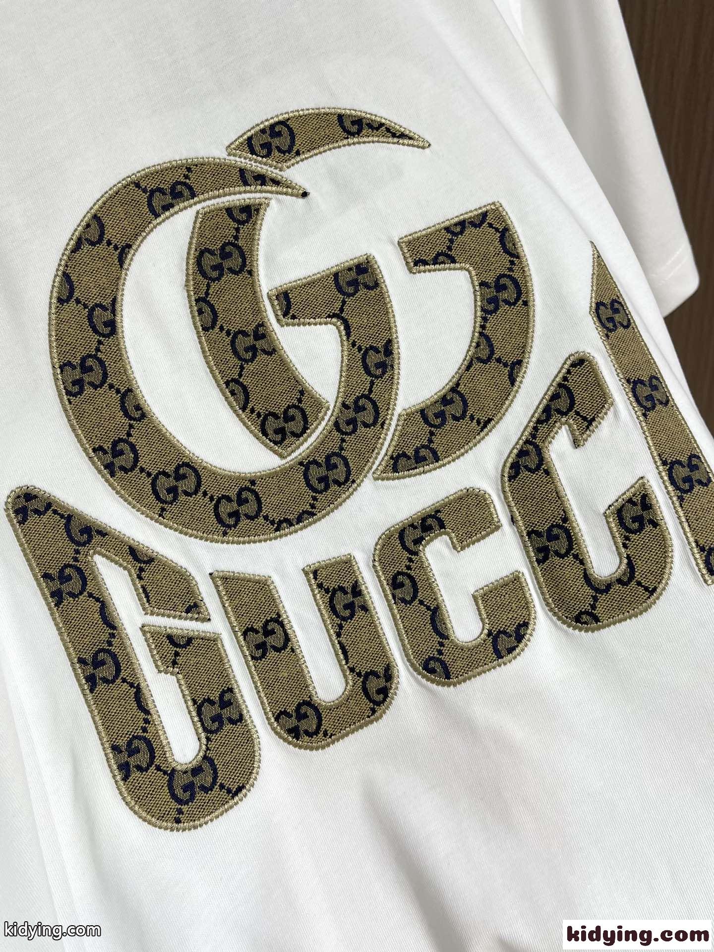 シンプル グッチ Tシャツ コピー クルーネックロゴアップリケ コットン 半袖Tシャツ-3