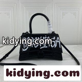 バレンシアガ バッグ 定番 今季は 重ポンド【ワニ柄の黒】の砂時計バッグが 独特の象徴的な弧の形をしている コピー-3