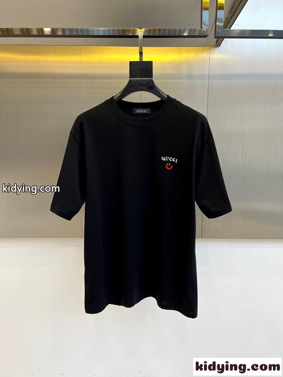 洗練された シンプル 刺繍入り 半袖Tシャツ グッチ Tシャツ 偽物 合わせやすい ブラック-0