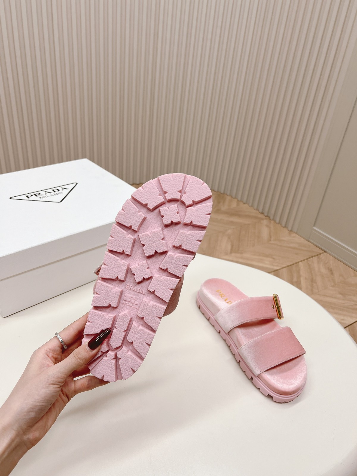 人気 ベルベット スライドサンダル プラダ サンダル コピー ピンク-4