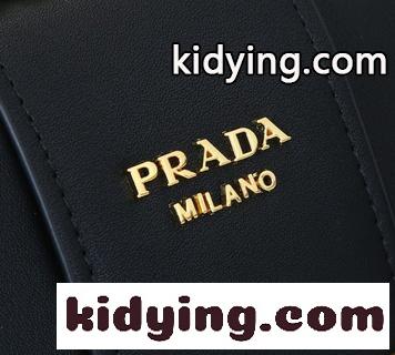 プラダ 黒 pradaはp家からスタイルを変えてから まるで妖風が吹いている 超多スターはすべて手触りがとても快適である コピー-2