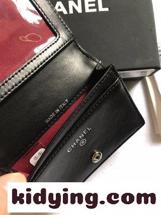 Chanelシャネルのコーナーモデル 細部まで申し分なく 高品質を堅持します シャネル 財布 レディースコピー コーナーデザインです-2