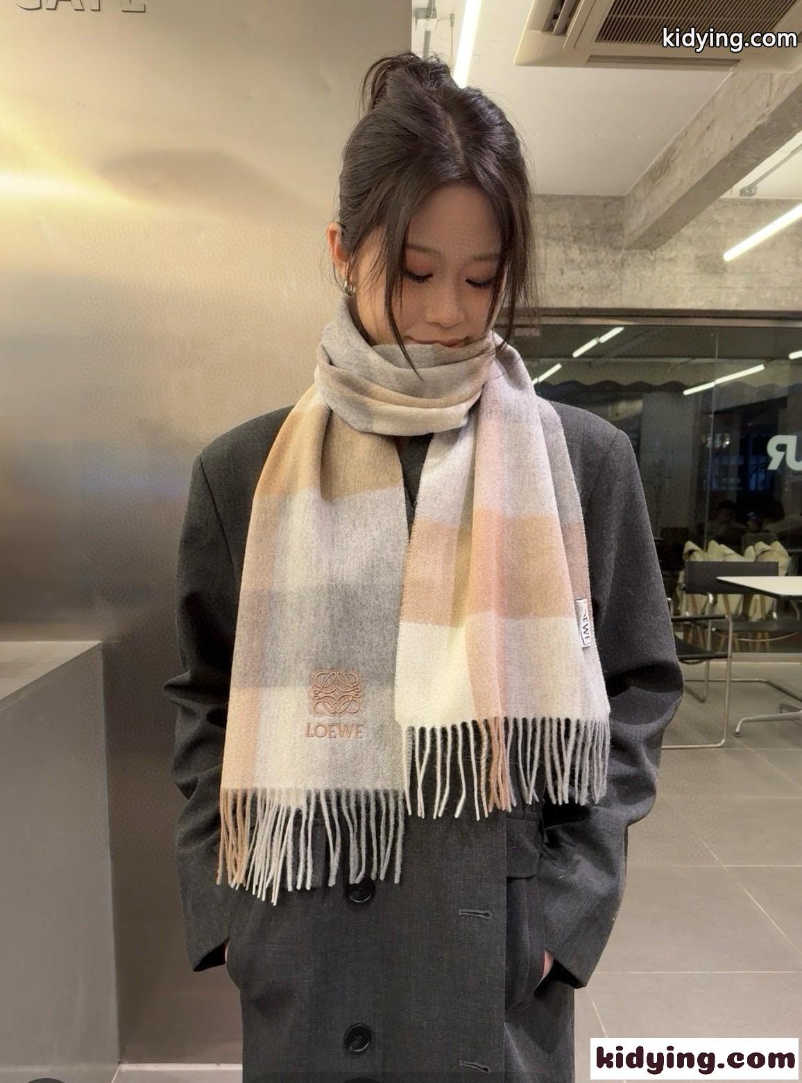 お洒落 ロエベ スカーフ コピー 飽きのこない チェック柄 カシミヤ マフラー-0