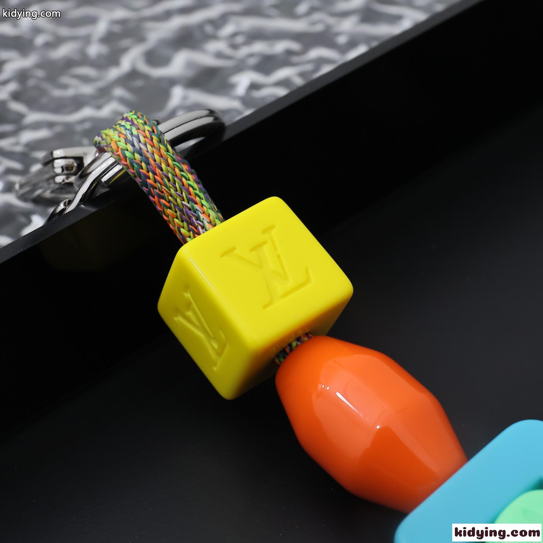ルイヴィトン キーホルダー コピー 可愛い お洒落 キーホルダー・LV プレイ-3