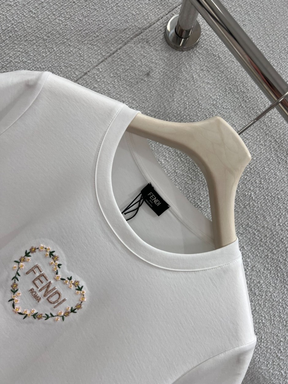 フェンディ Tシャツ 偽物 シンプル 合わせやすい コットン 半袖Tシャツ ホワイト-0