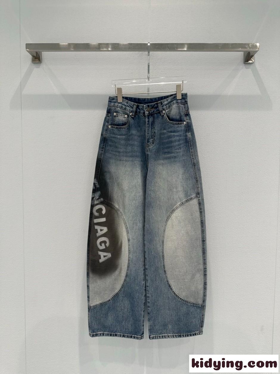 ゆったり デニムパンツ バレンシアガ ジーンズ コピー 合わせやすい-0