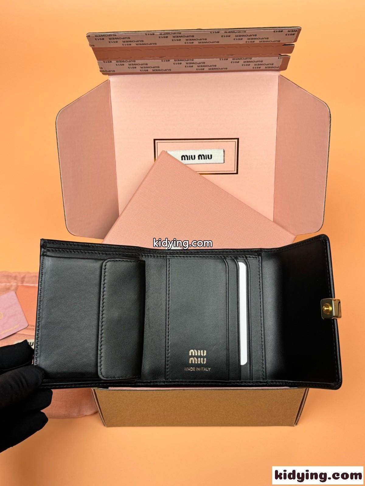 洗練された コンパクト 3つ折り財布 ミュウミュウ 財布 スーパーコピー ウォレット ブラック-3