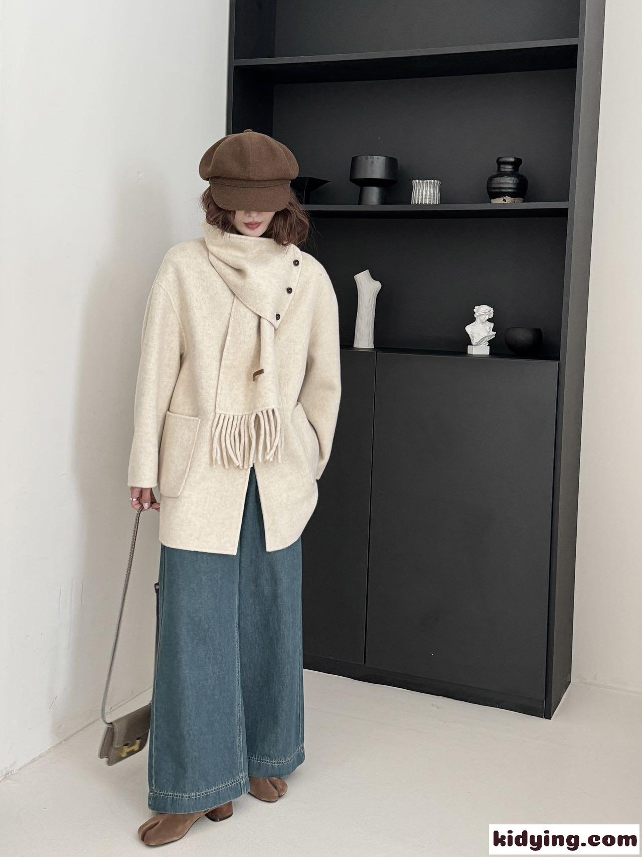 2024年の定番人気 loewe アウター偽物 コート トップス 優雅 ジャケット 両面兼用 保温 ホワイト-0