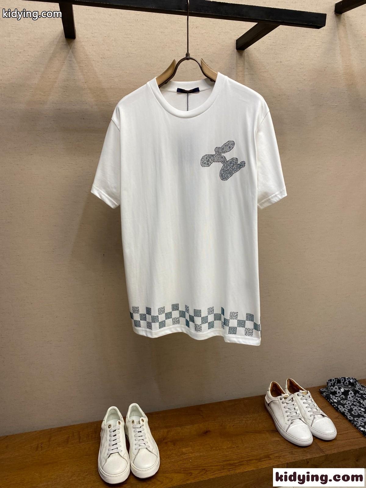 エンベリッシュドショートスリーブクルーネック ルイ・ヴィトン Tシャツ スーパーコピー-1