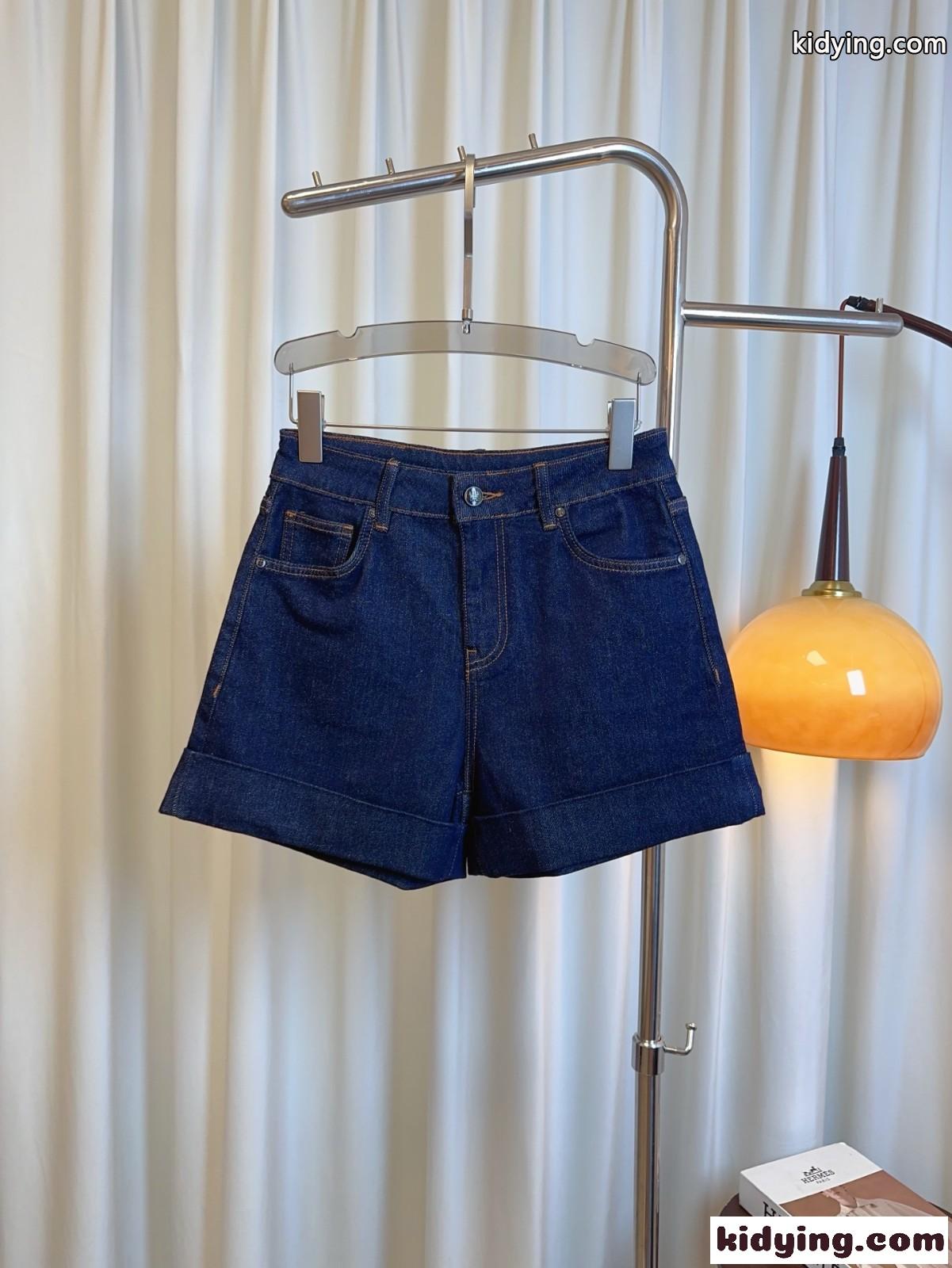 お洒落 ロールアップ ロゴ入り デニムショートパンツ ジバンシィ パンツ コピー ブルー-0
