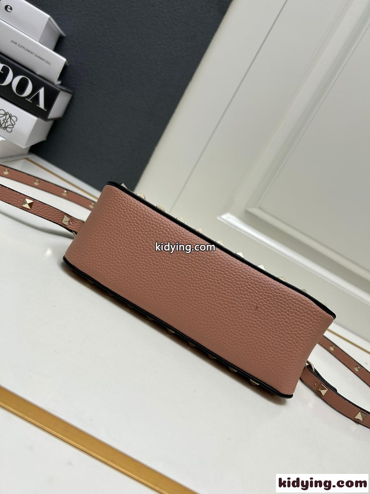ヴァレンティノ バッグ コピー ロックスタッズ スモール クロスボディバッグ ピンク-3