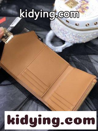 MCM新品のPatricia三つ折りジッパー財布は 小型でコンパクトで 線が簡潔である エムシーエム バッグ 買取 コピー-3