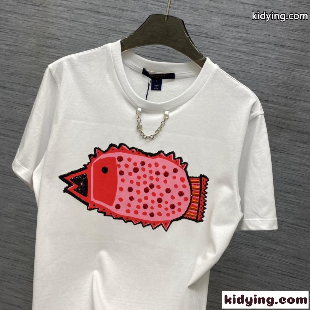 LV × YK フィッシュパッチ バックルスリーブTシャツ ルイ・ヴィトン Tシャツ コピー 半袖 トップス-3