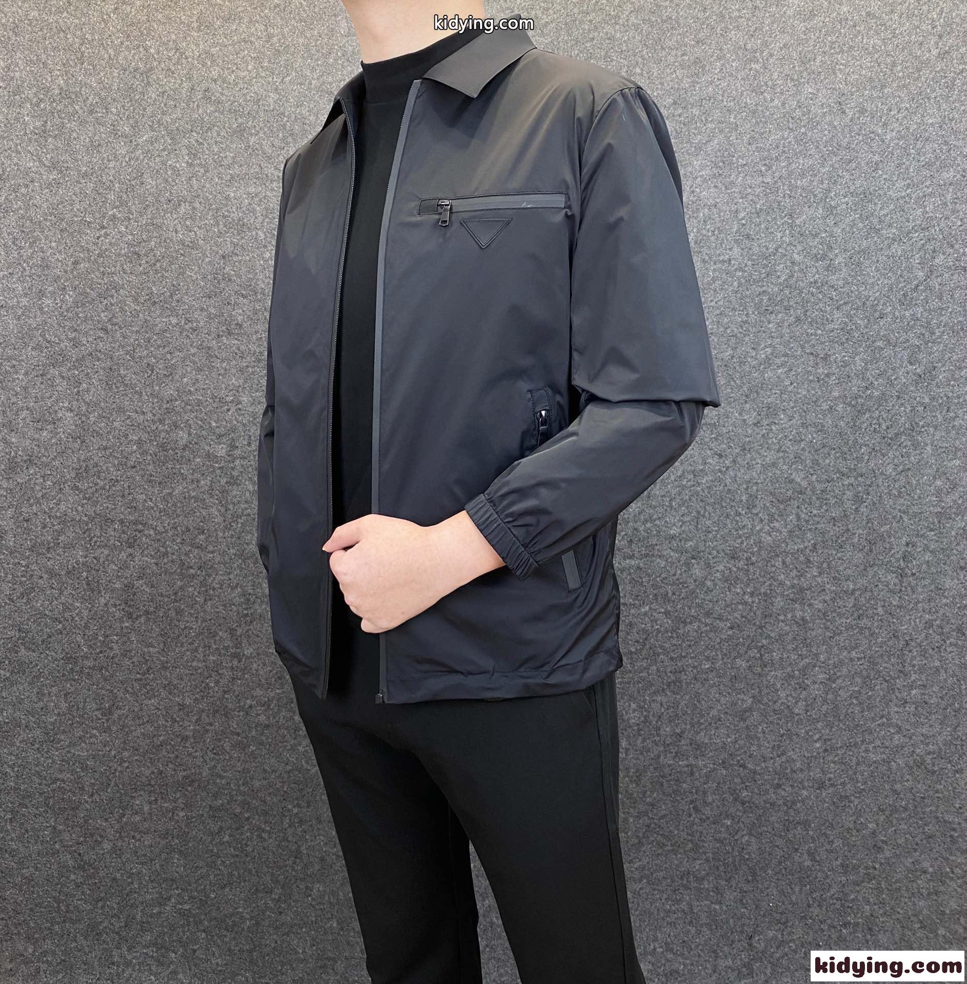 軽量 カジュアル上品 柔らかい プラダ ジャケット メンズ コピー おしゃれ 大人 定番 ホワイト ブラック-1