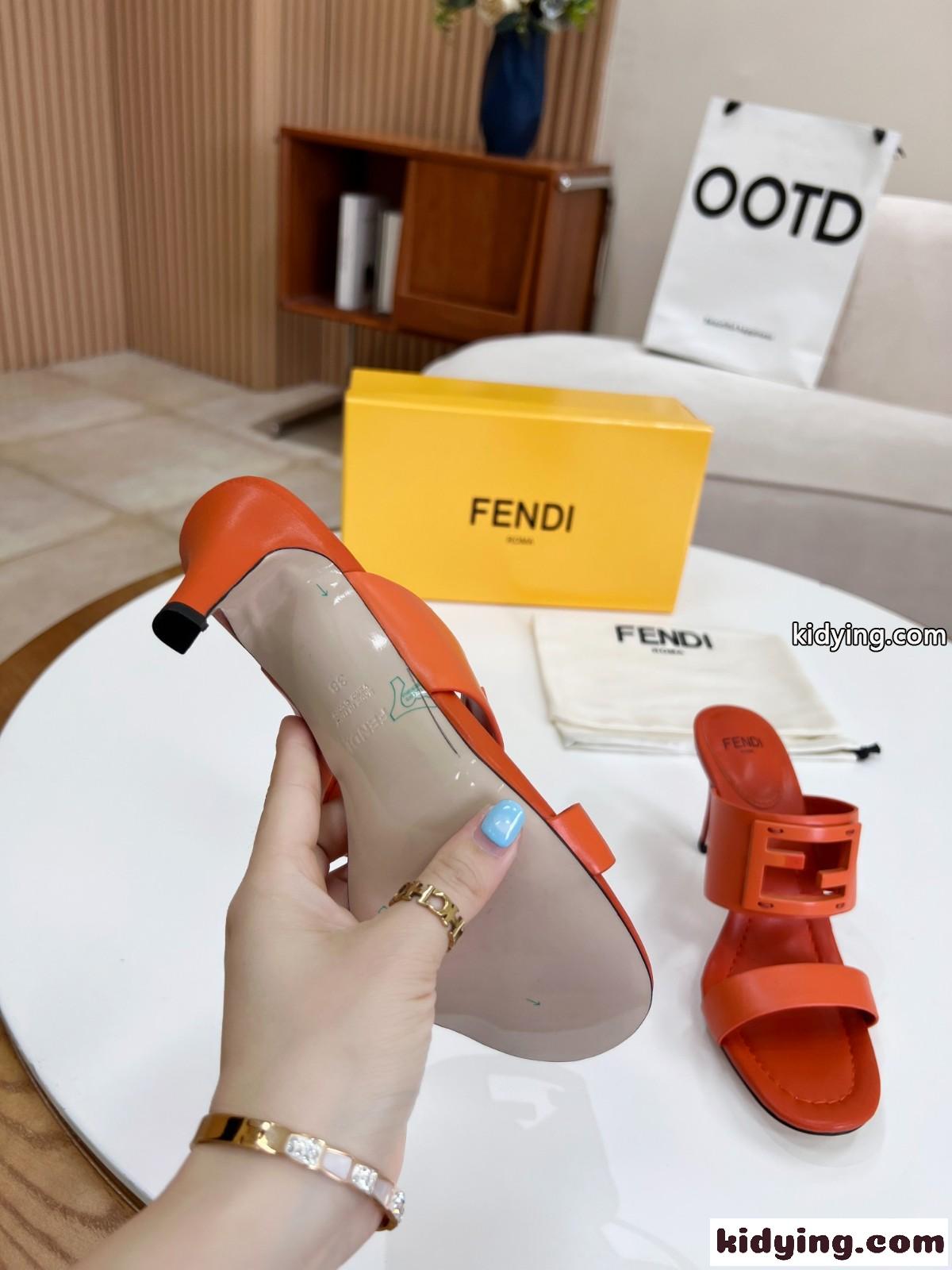 FFバゲット スティレットヒールサンダル フェンディ サンダル スーパーコピー オレンジ-3