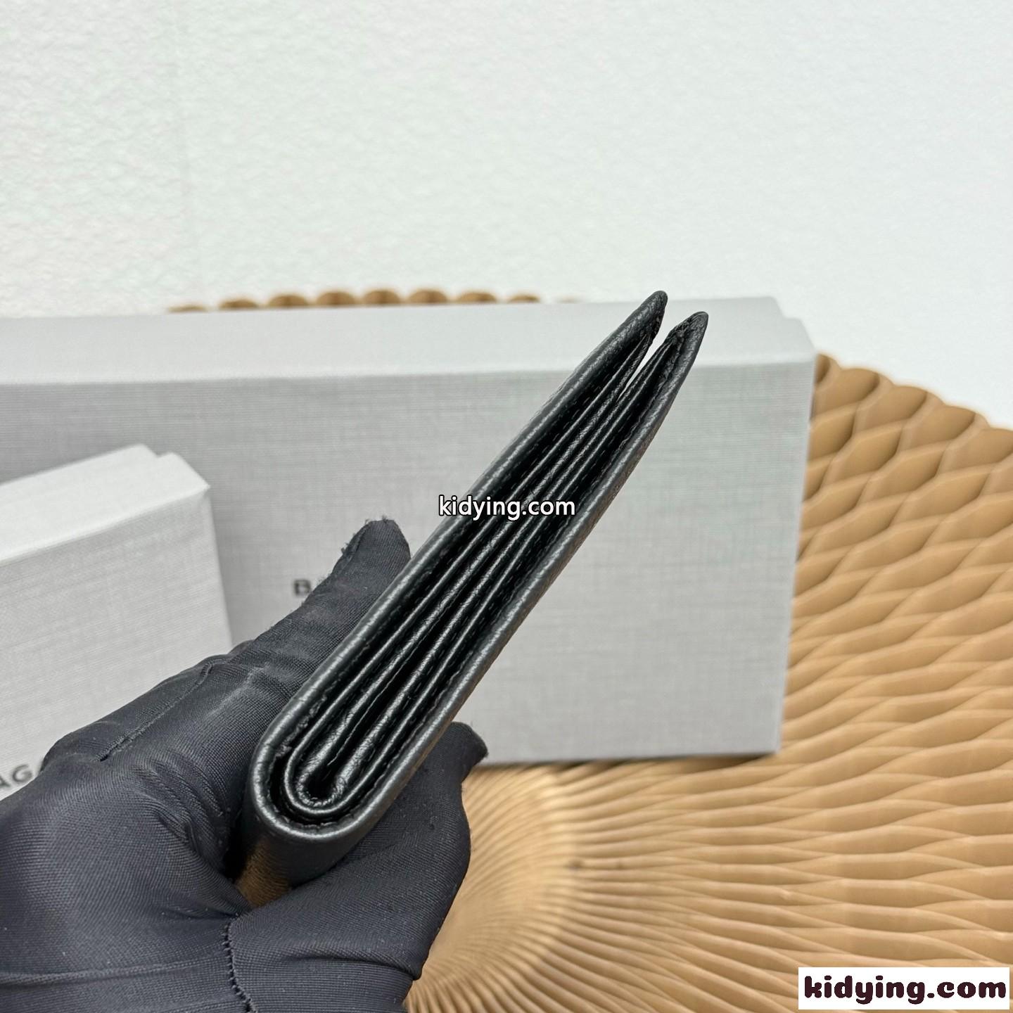 上品 シンプル ロゴ入り 二つ折り財布 バレンシアガ 財布 コピー ウォレット-0