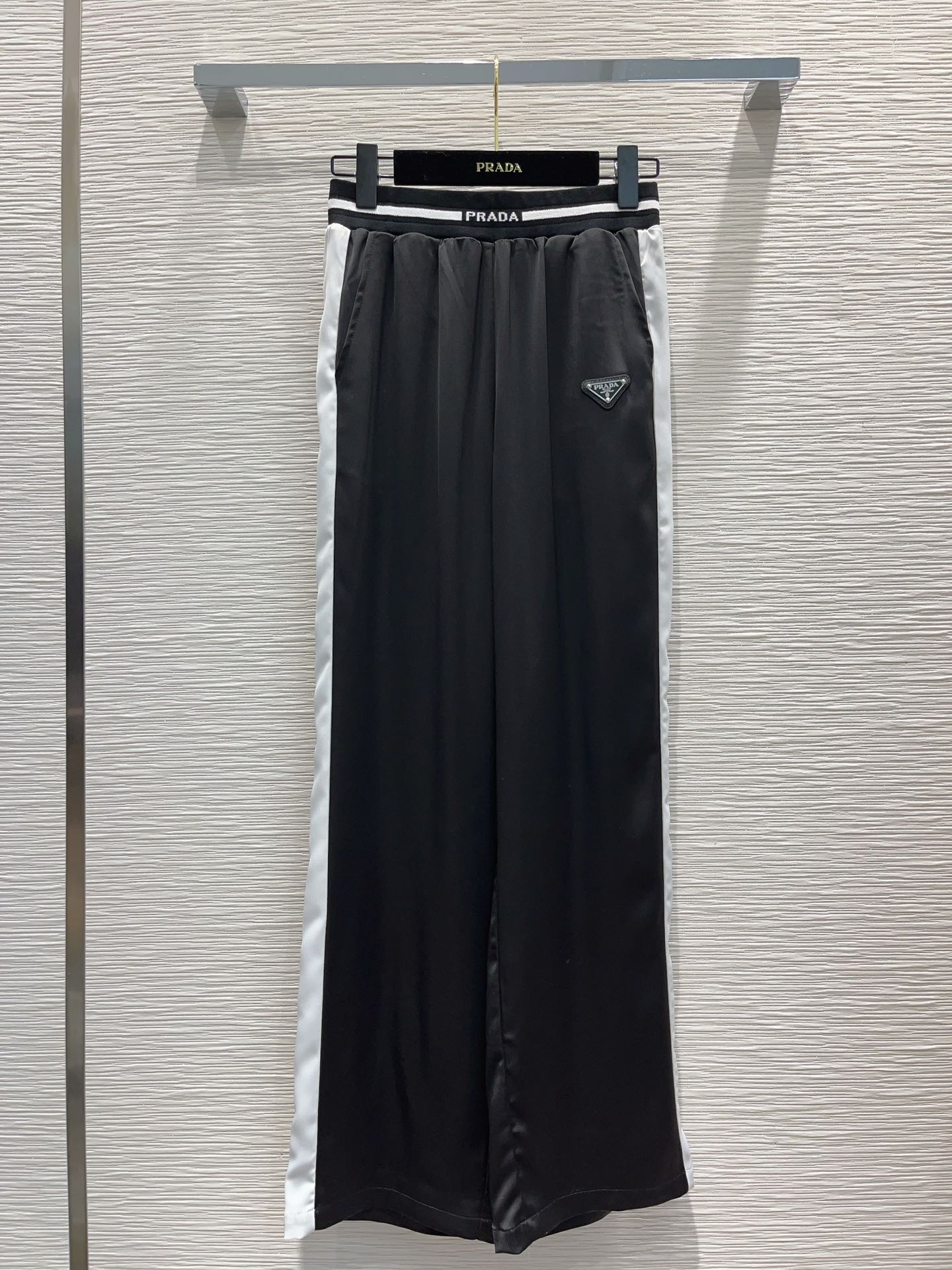 プラダ セットアップ コピー カジュアル おしゃれ 上下2点セット 人気 スポーツ-4
