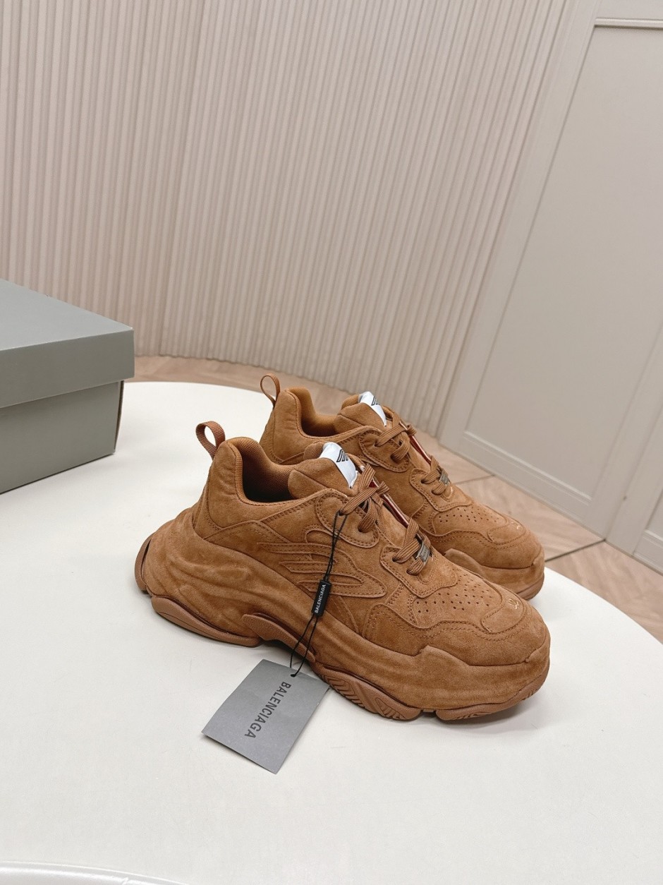 バレンシアガ TRIPLE S SPORTY スエード スニーカー スーパーコピー キャメル-1