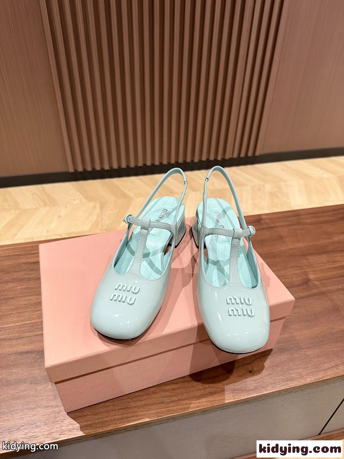 パテントレザー スリングバックパンプス ミュウミュウ パンプス スーパーコピー ライトブルー-2