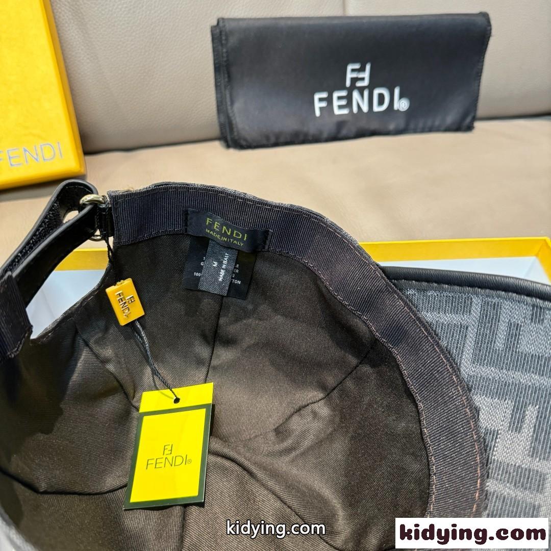 上品 お洒落 フェンディ キャップ 偽物 FF総柄 ベースボールキャップ ブラック-4