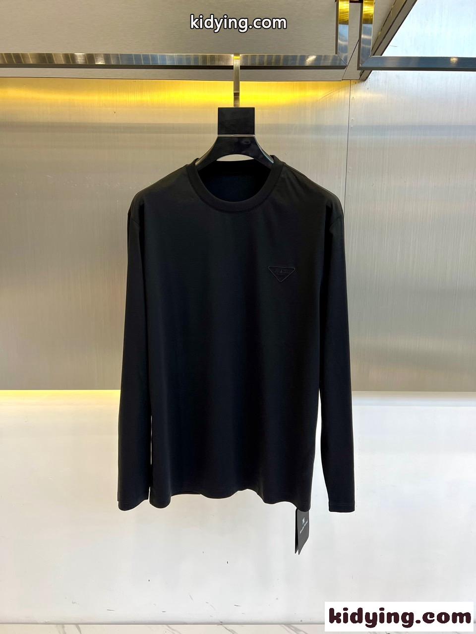 シンプル クルーネック 長袖Tシャツ プラダ Tシャツ コピー メンズ ブラック-0