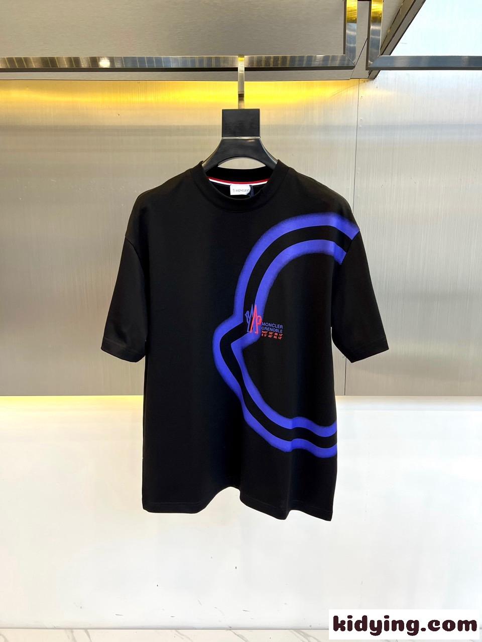 目を引く カジュアル ロゴ 半袖Tシャツ モンクレール Tシャツ コピー ブラック-0
