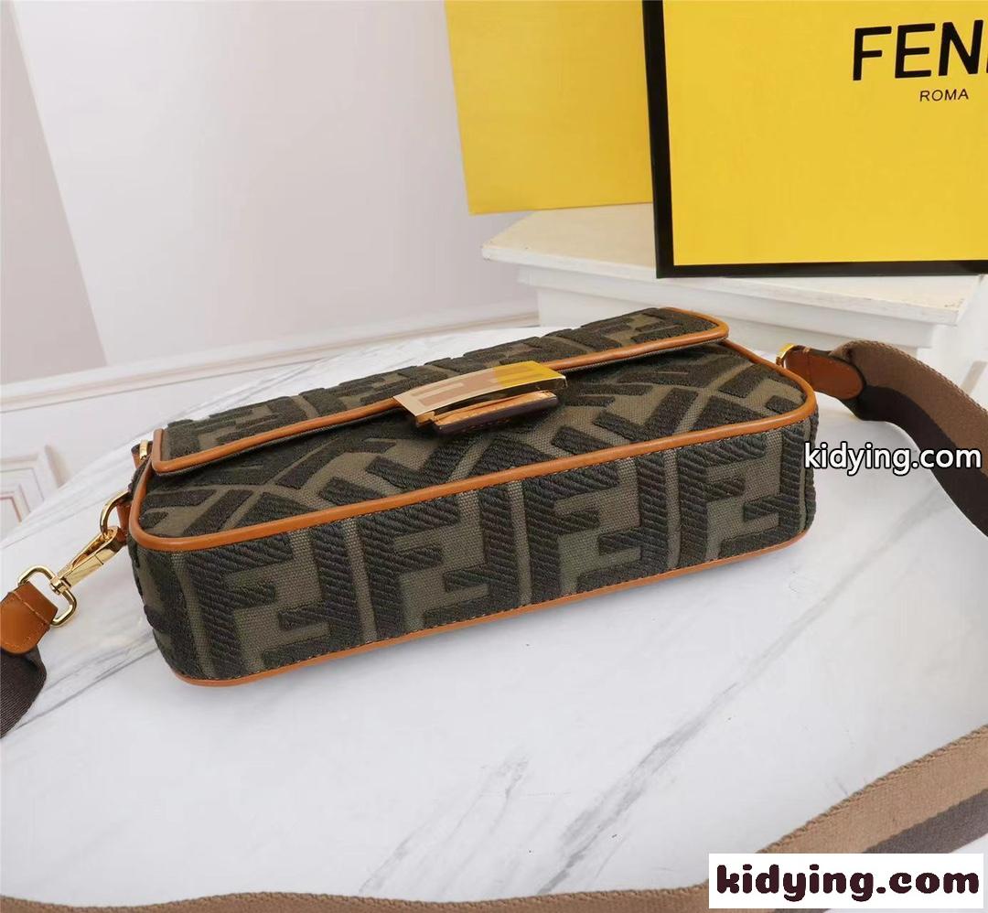 定番 バゲット フェンディ バッグ 人気 コピー レディース 斜め掛け ショルダーバッグ おしゃれ FF 刺繍-3