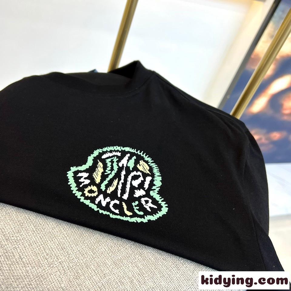 モンクレール Tシャツ コピー 定番 ロゴ クルーネック コットン 半袖Tシャツ ブラック-1