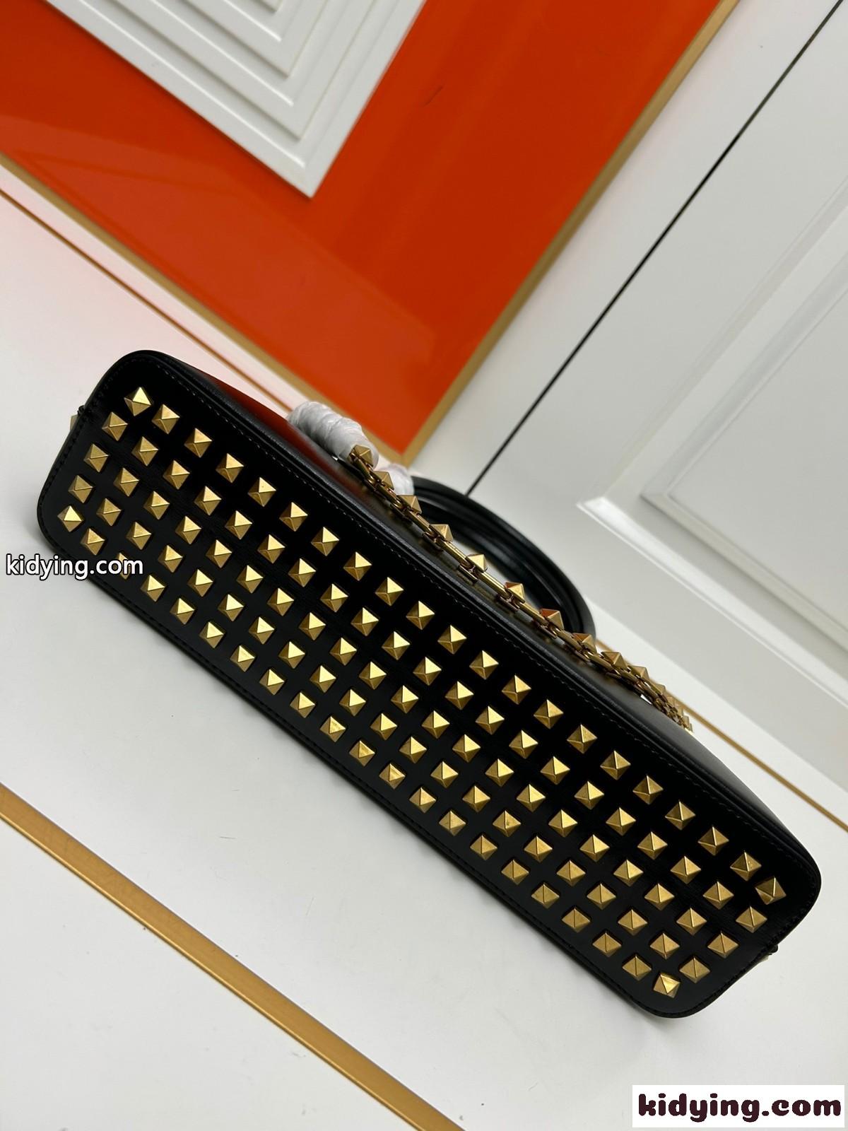 ロックスタッズ E/W ハンドバッグ ヴァレンティノ バッグ コピー ブラック-1