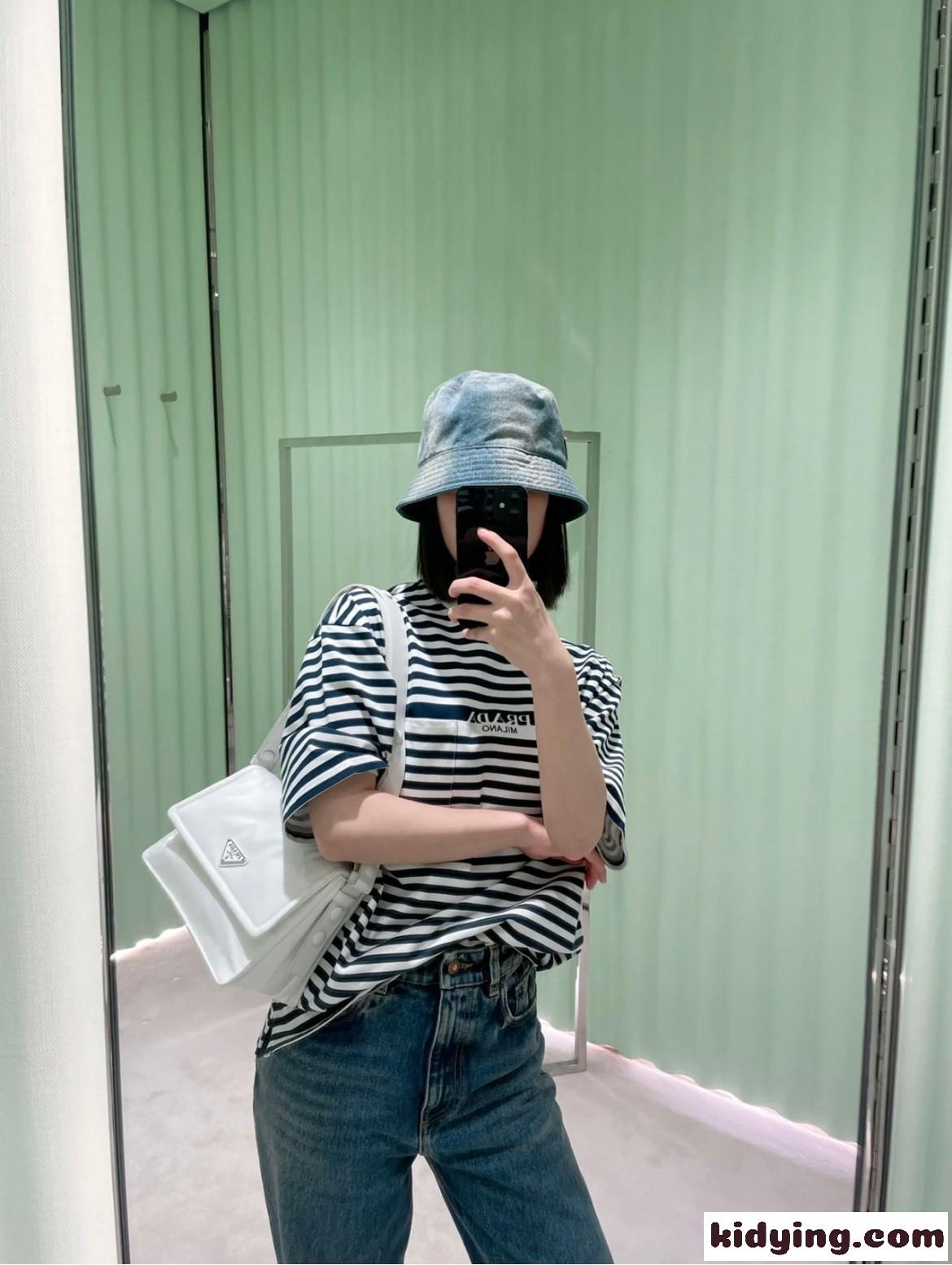 クラシック ボーダー柄 クルーネック 半袖Tシャツ プラダ Tシャツ コピー 合わせやすい-4