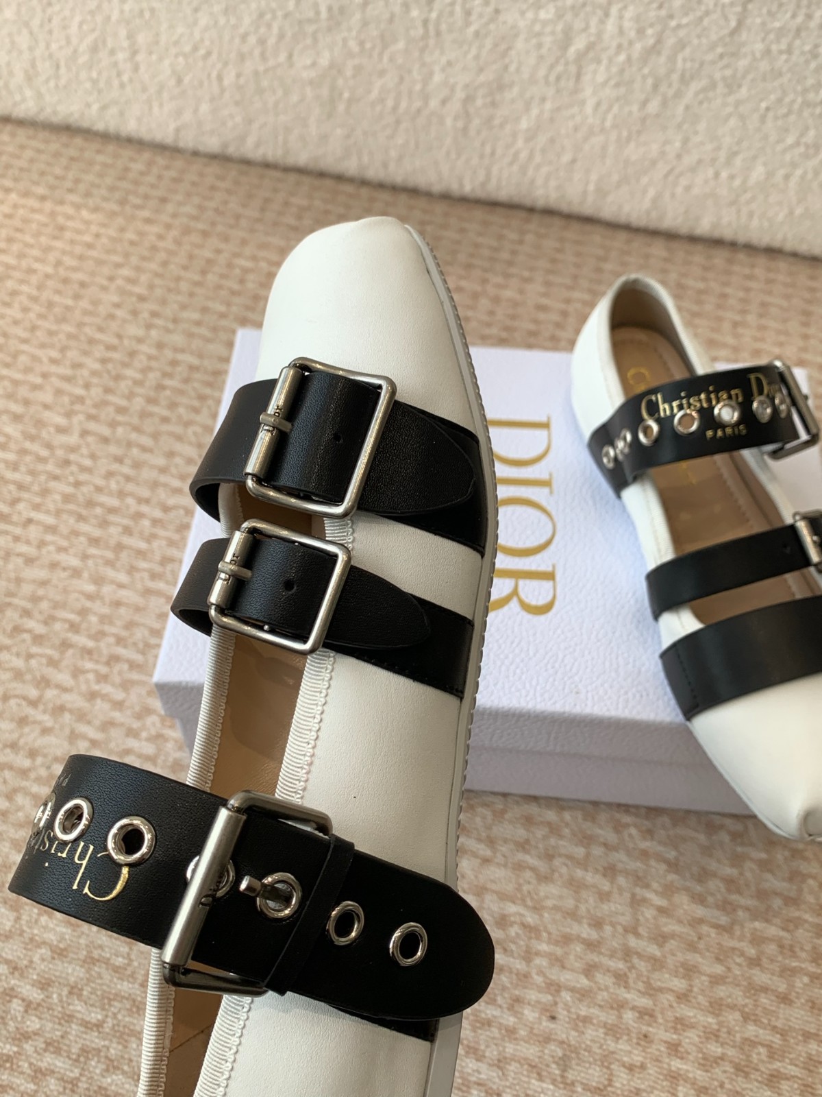 大人クールデザイン&Dior Punk バレリーナ スーパーコピー レザー ホワイト-4