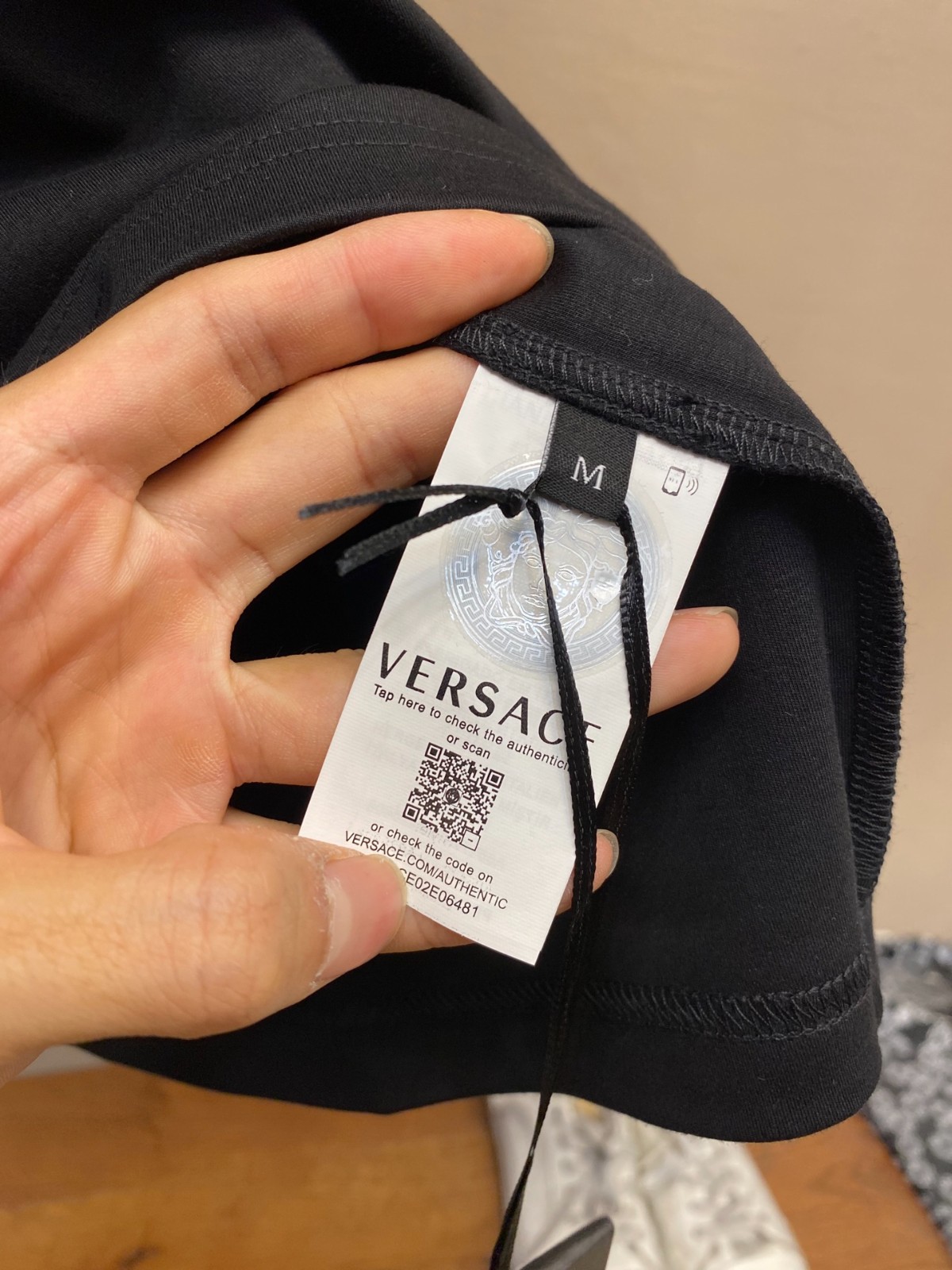 リラックス コットン クルーネック 半袖Tシャツ ヴェルサーチェ Tシャツ コピー ブラック-3