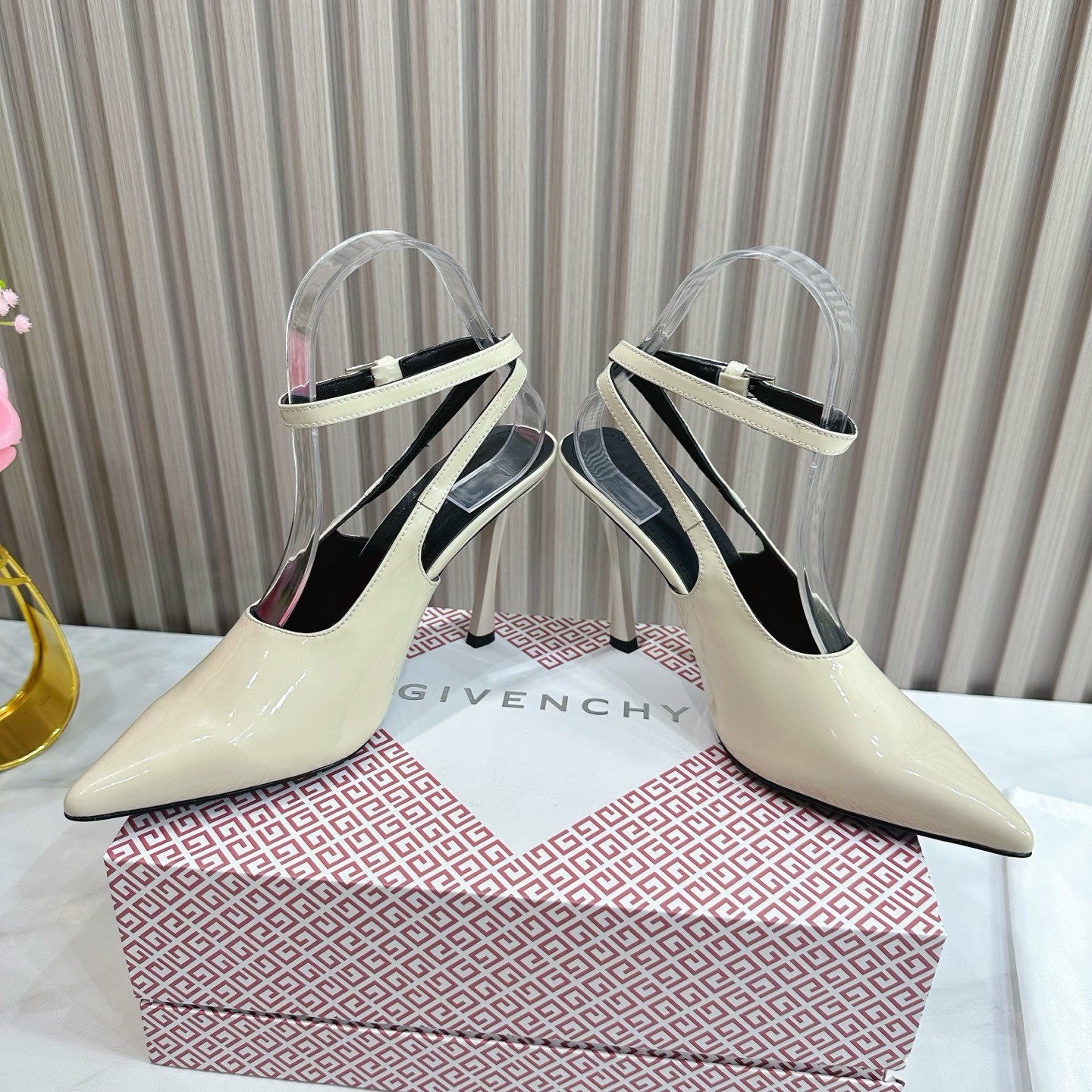 大人 洗練された パテントレザー ジバンシィ パンプス コピー スリングバックパンプス-2