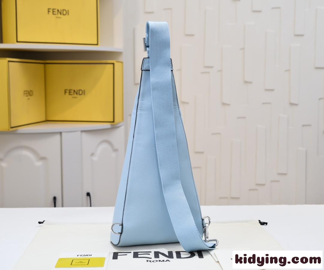 FENDI ROMA レザー フェンディ コーノ スーパーコピー メンズバッグ ブルー-0