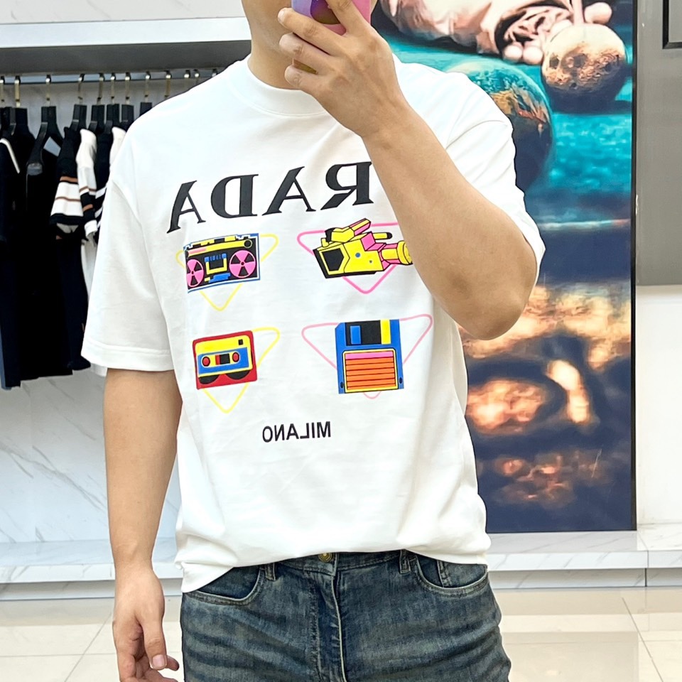 目を惹く プリント クルーネック 半袖Tシャツ プラダ Tシャツ 偽物 ホワイト-1