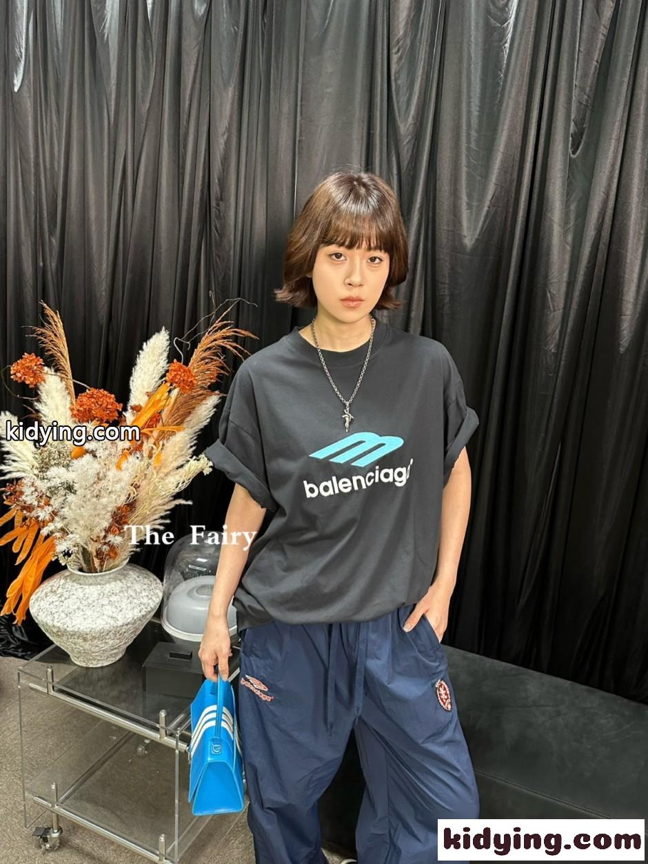 お洒落 オーバーサイズ ロゴ入り 半袖Tシャツ バレンシアガ Tシャツ 偽物 ユニセックス-4