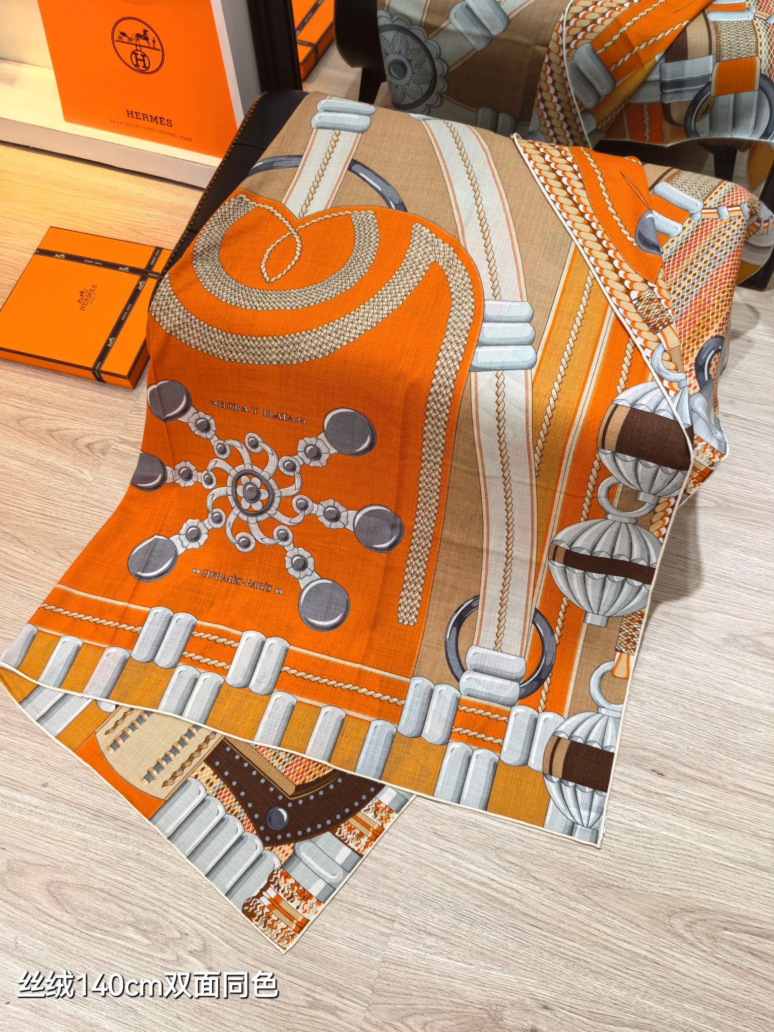 銀細工の花 シルクスカーフ エルメス スカーフ コピー 140x140-1