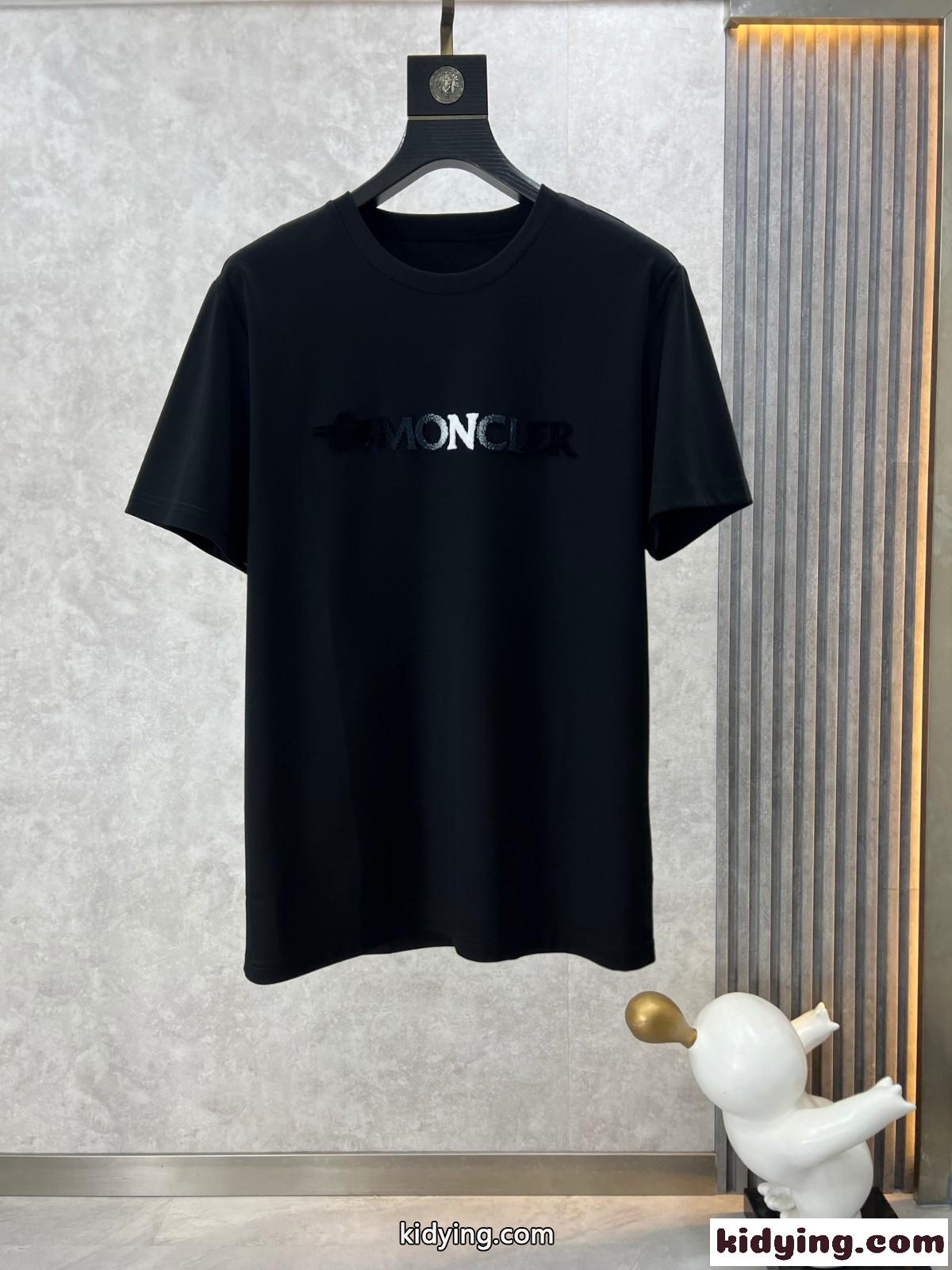 定番 シンプル ロゴ入り モンクレール Tシャツ コピー 半袖Tシャツ ブラック-1