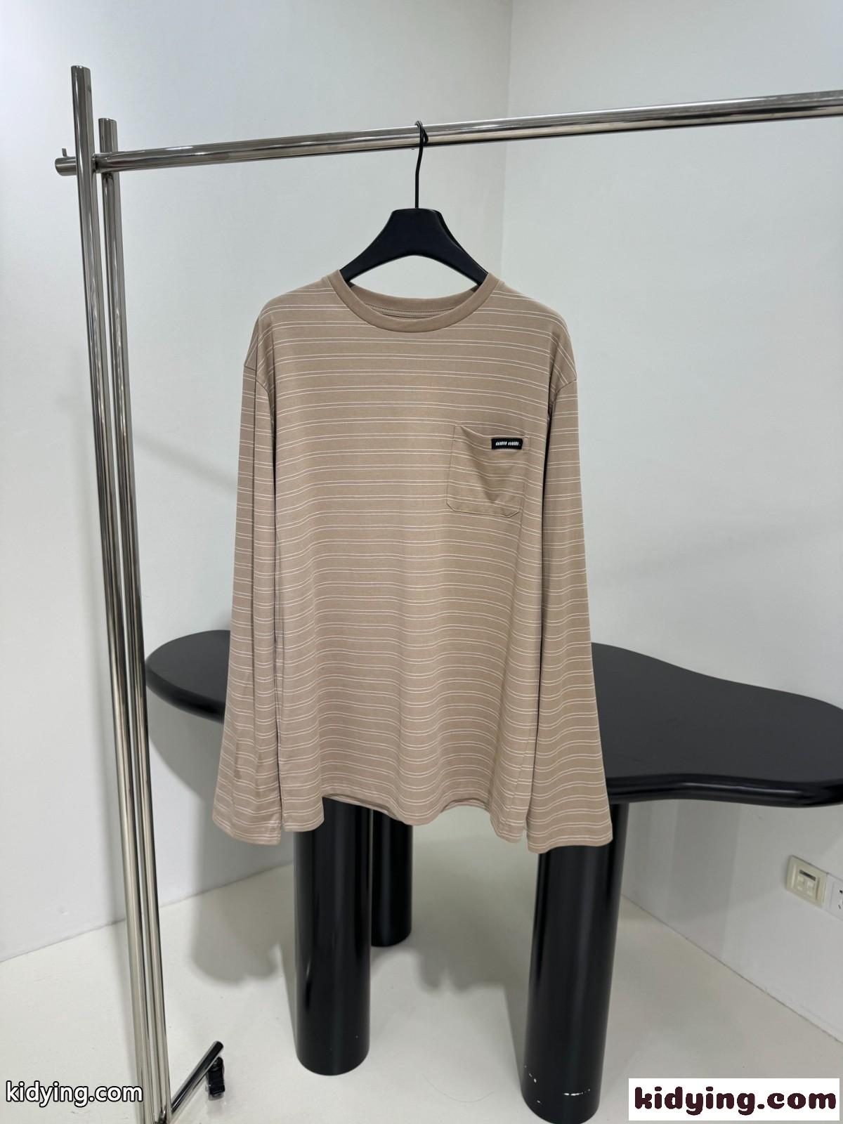 カジュアル 合わせやすい ボーダー柄 長袖Tシャツ ミュウミュウ Tシャツ コピー-0