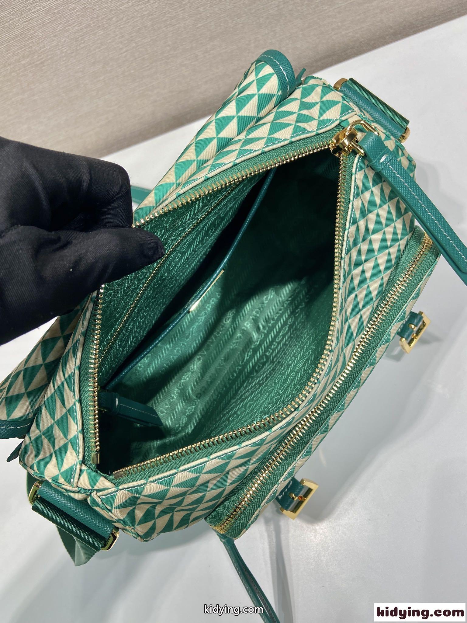 プラダ バッグ コピー お洒落 トライアングル柄 ショルダーバッグ グリーン-4