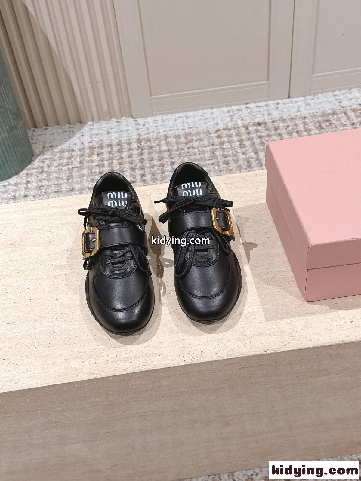 バックル付レザー スニーカー ミュウミュウ スニーカー コピー レディースシューズ-1