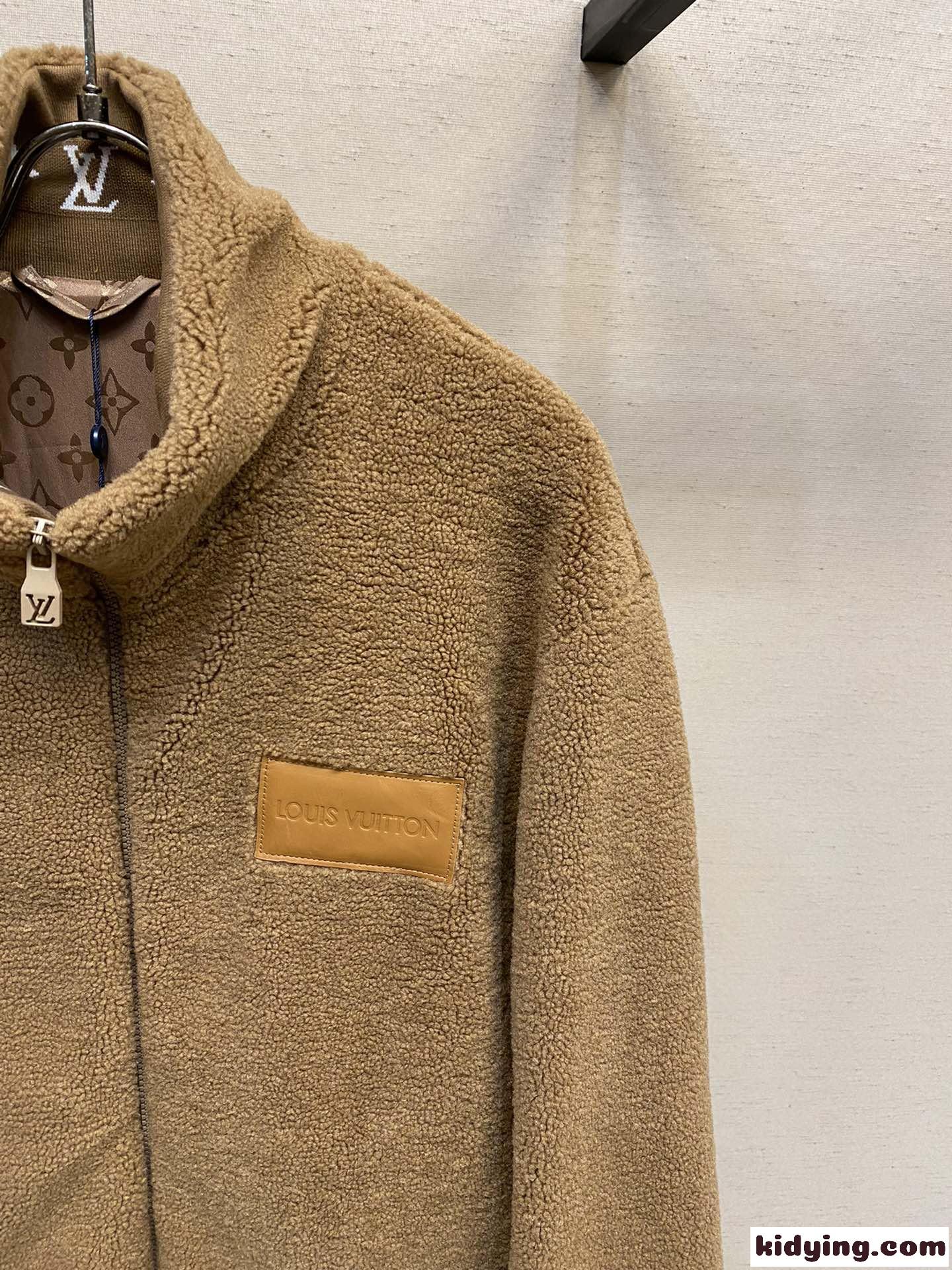 レザーパッチフリースブルゾン ルイヴィトン ジャケット コピー メンズ-1